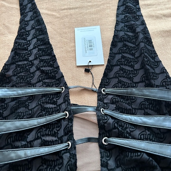 Swayer Halter Top - Picture 4 of 6